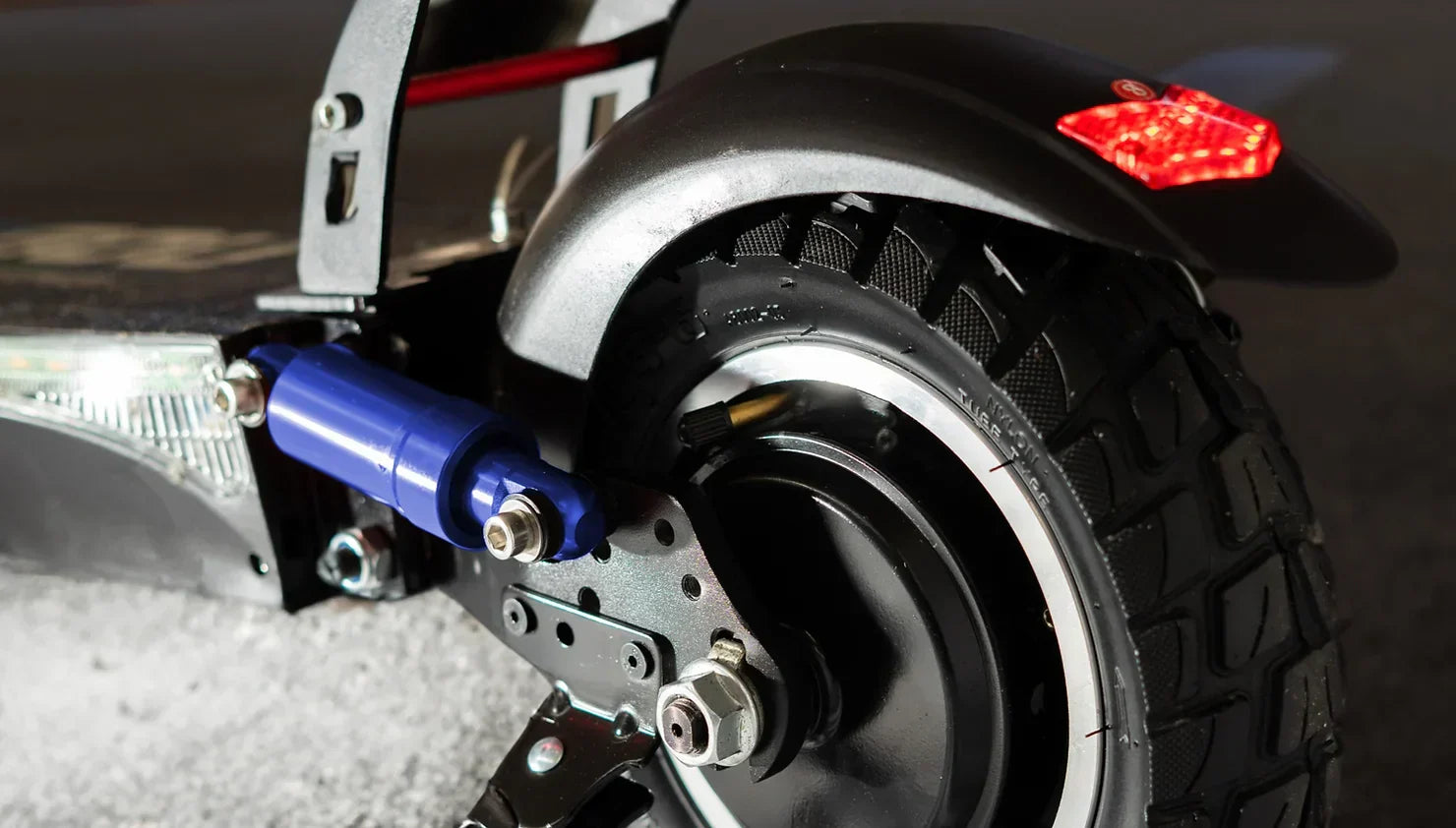 La Importancia de la Suspensión en una Patineta Eléctrica: Comodidad y Control en Cada Viaje